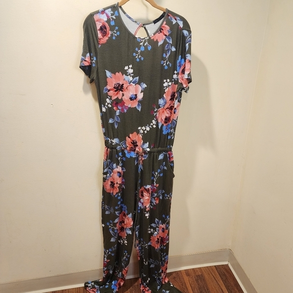 One piece floral long jumpsuit size L - Picture 2 of 11